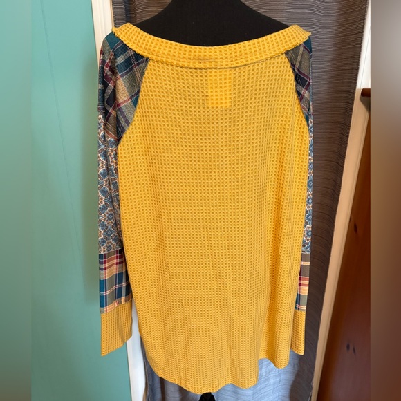 NEW TOP - Picture 6 of 6